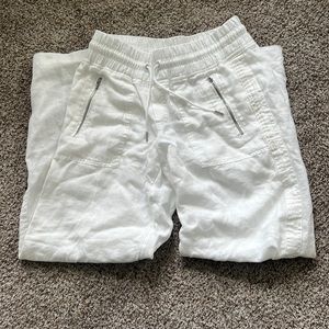Athleta white linen Cabo Pants size 8p. Only worn to try on tags removed.